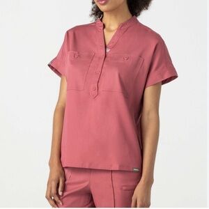 MEDICLO Rose Pink Short Sleeve Scrub Top Size Large